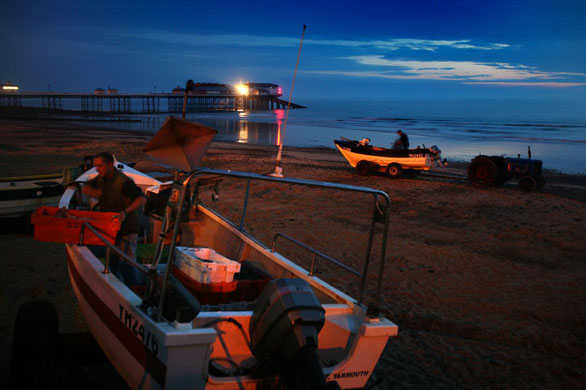 crabbing in Cromer