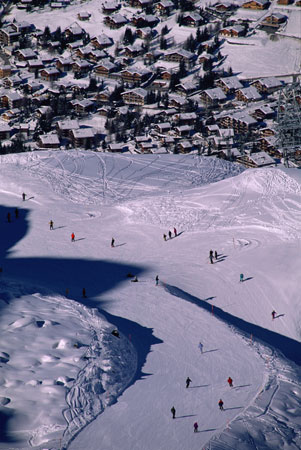 Piste skiing