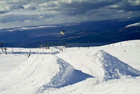 Snowboarding on Cairngorm