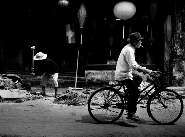 Local cyclists in Hoi An