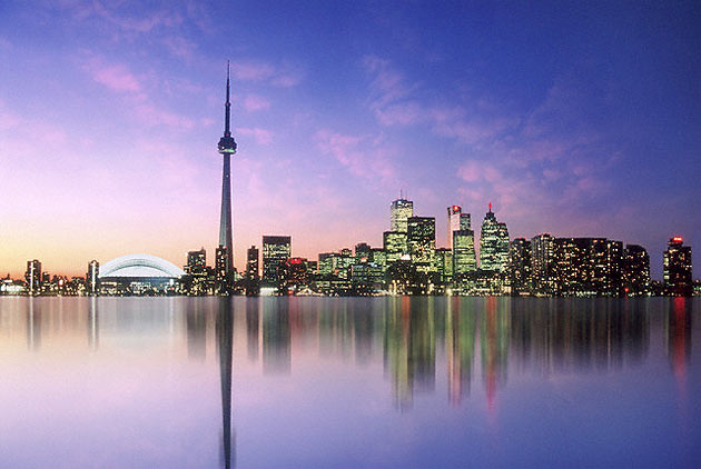 Toronto skyline at night