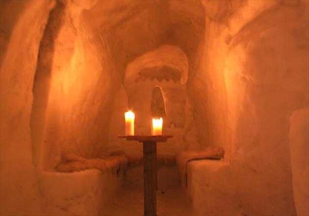  Iglu-Dorf, igloo village in Zermatt