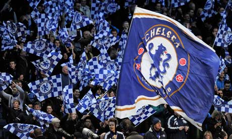 Chelsea-fans-wave-flags-a-008.jpg