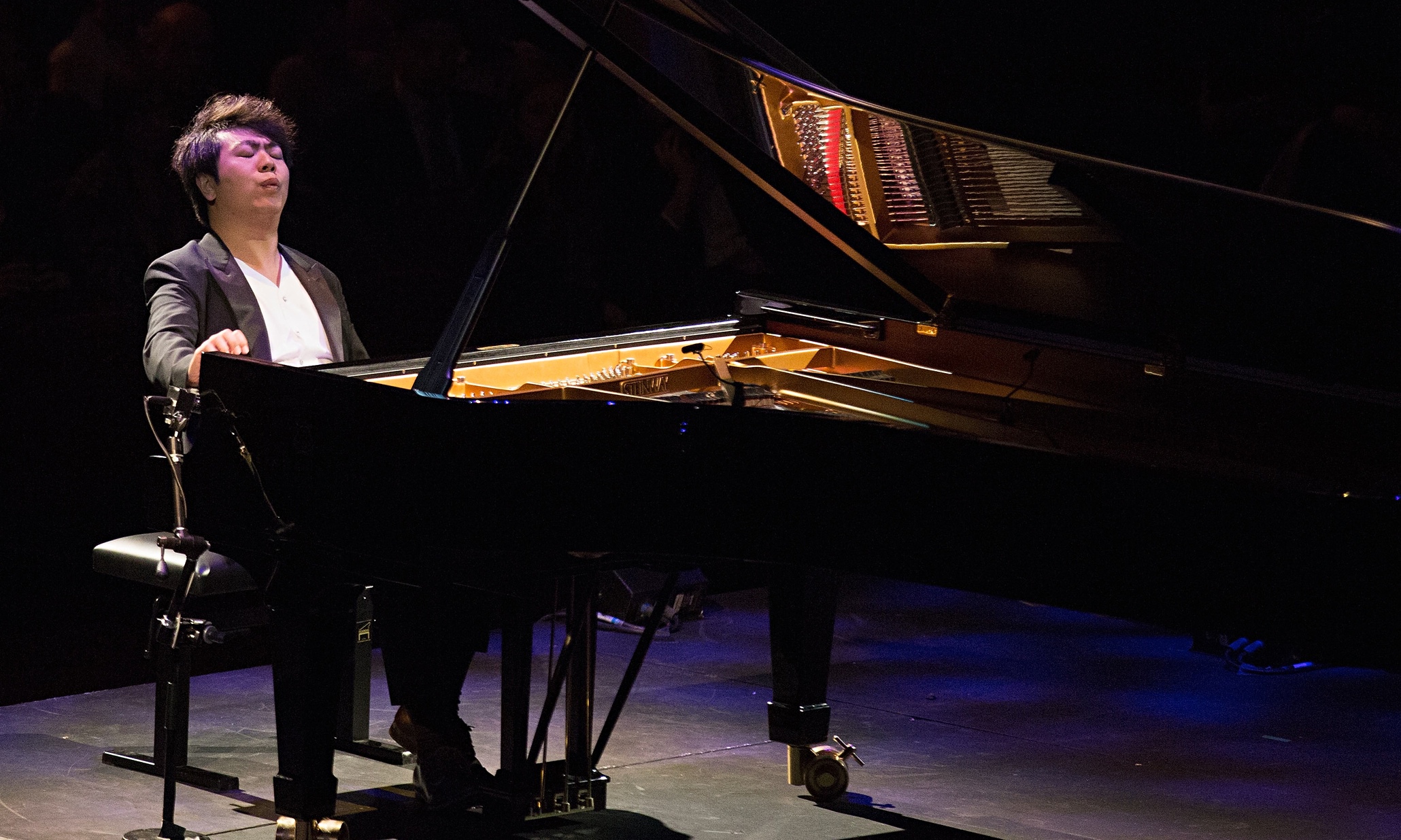 Lang Lang review – a finely disciplined performance
