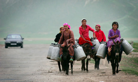 Women water tajikistan