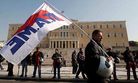 General strike in Greece: Protesters from PAME in front of the parliament in Athens