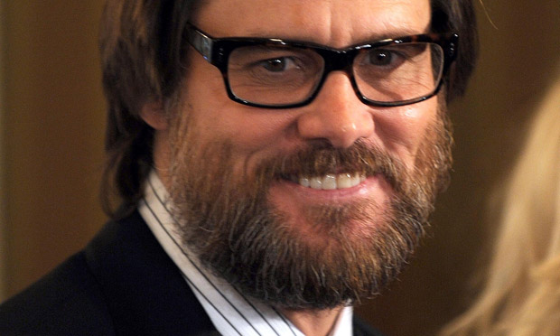 Jim Carrey apologises after tweeting child's picture without permission