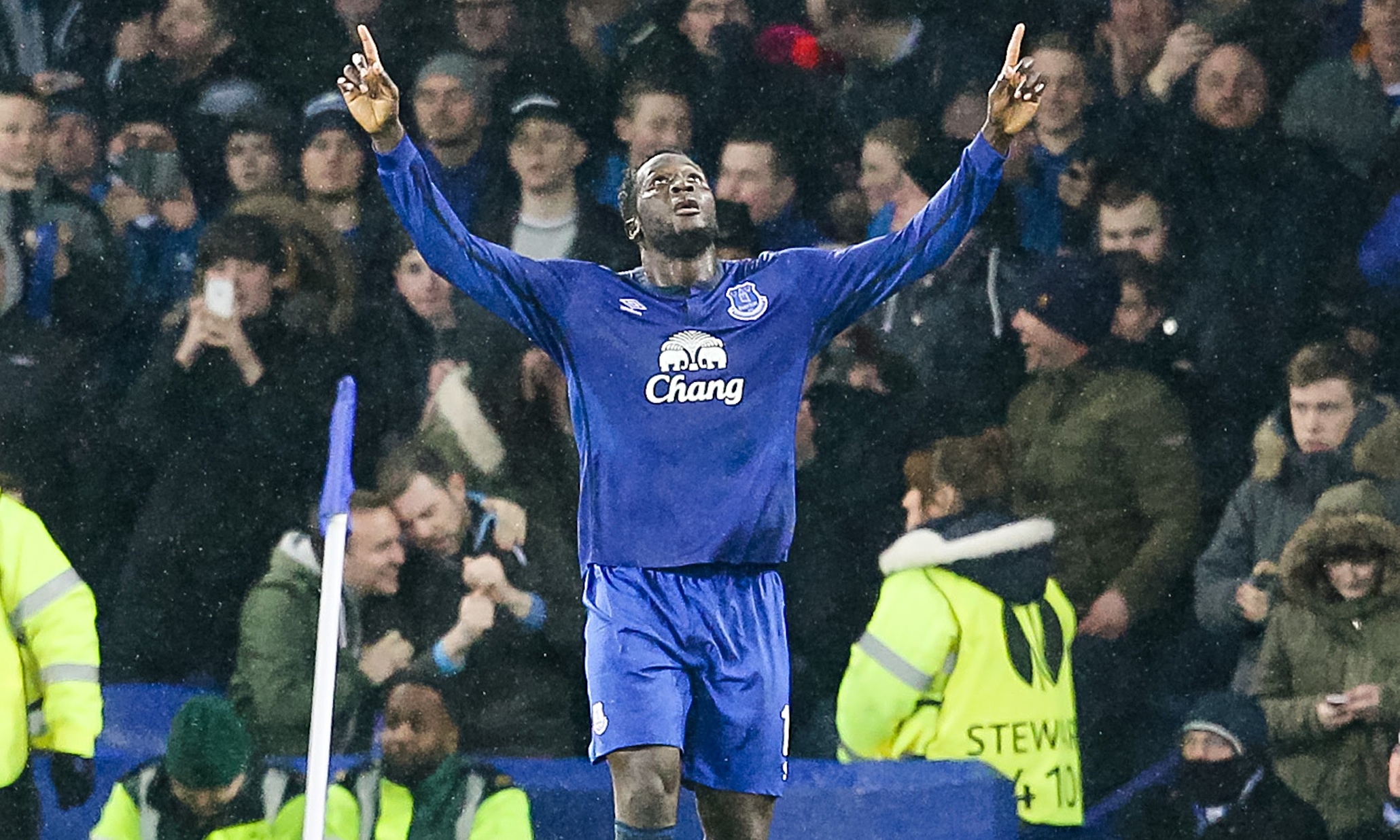 Romelu Lukaku rouses Everton to secure advantage against Dynamo Kyiv
