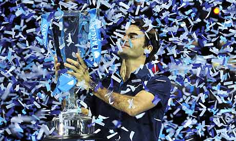 Roger-Federer-poses-with--007.jpg