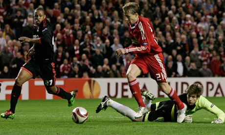 http://static.guim.co.uk/sys-images/Football/Pix/pictures/2011/3/30/1301505019507/Lucas-Leiva-Liverpool-007.jpg