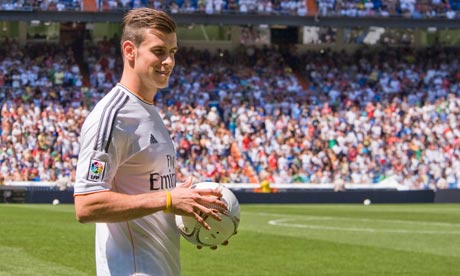 Gareth-Bale-greets-Real-M-008.jpg