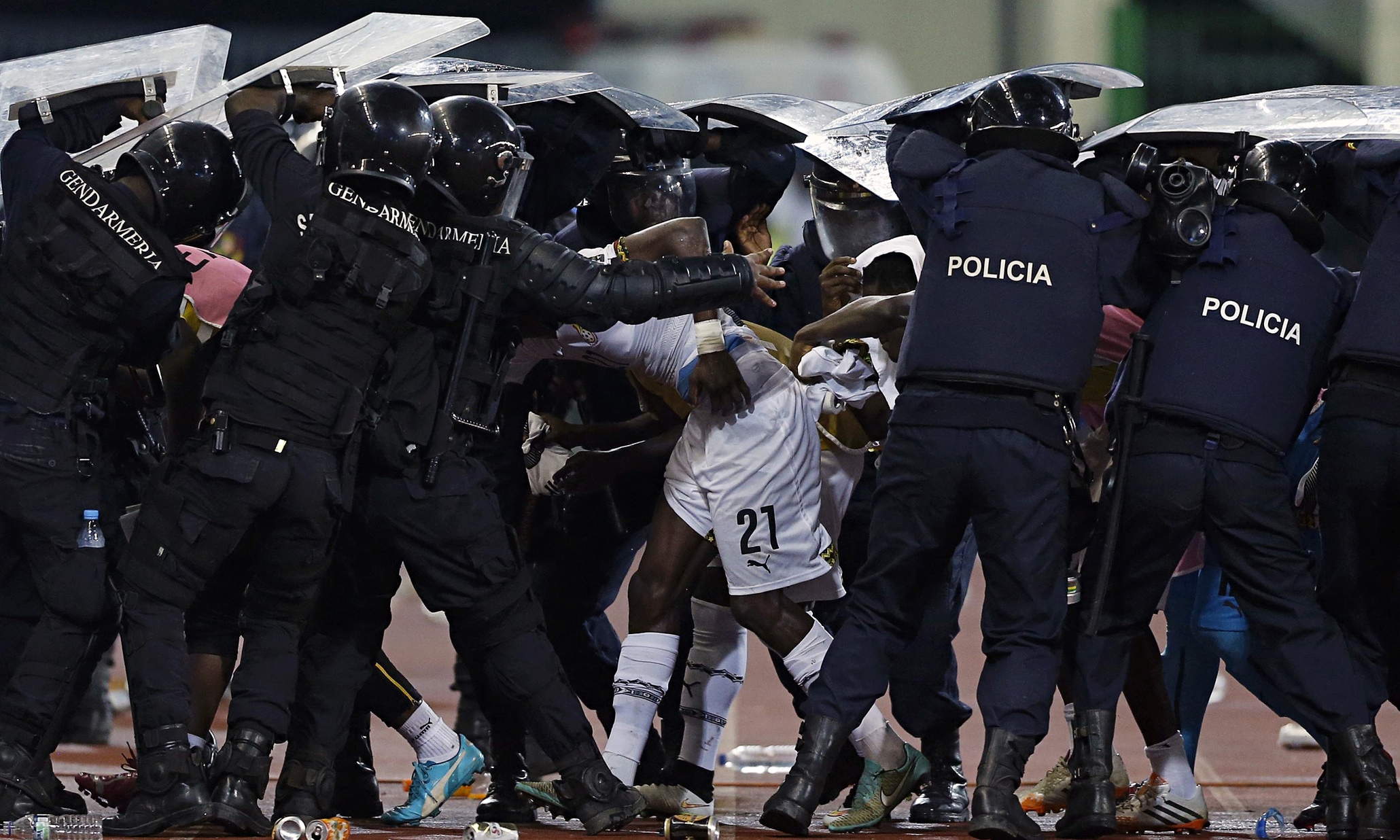 Ghana players, fans pelted with missiles in win over Equatorial Guinea
