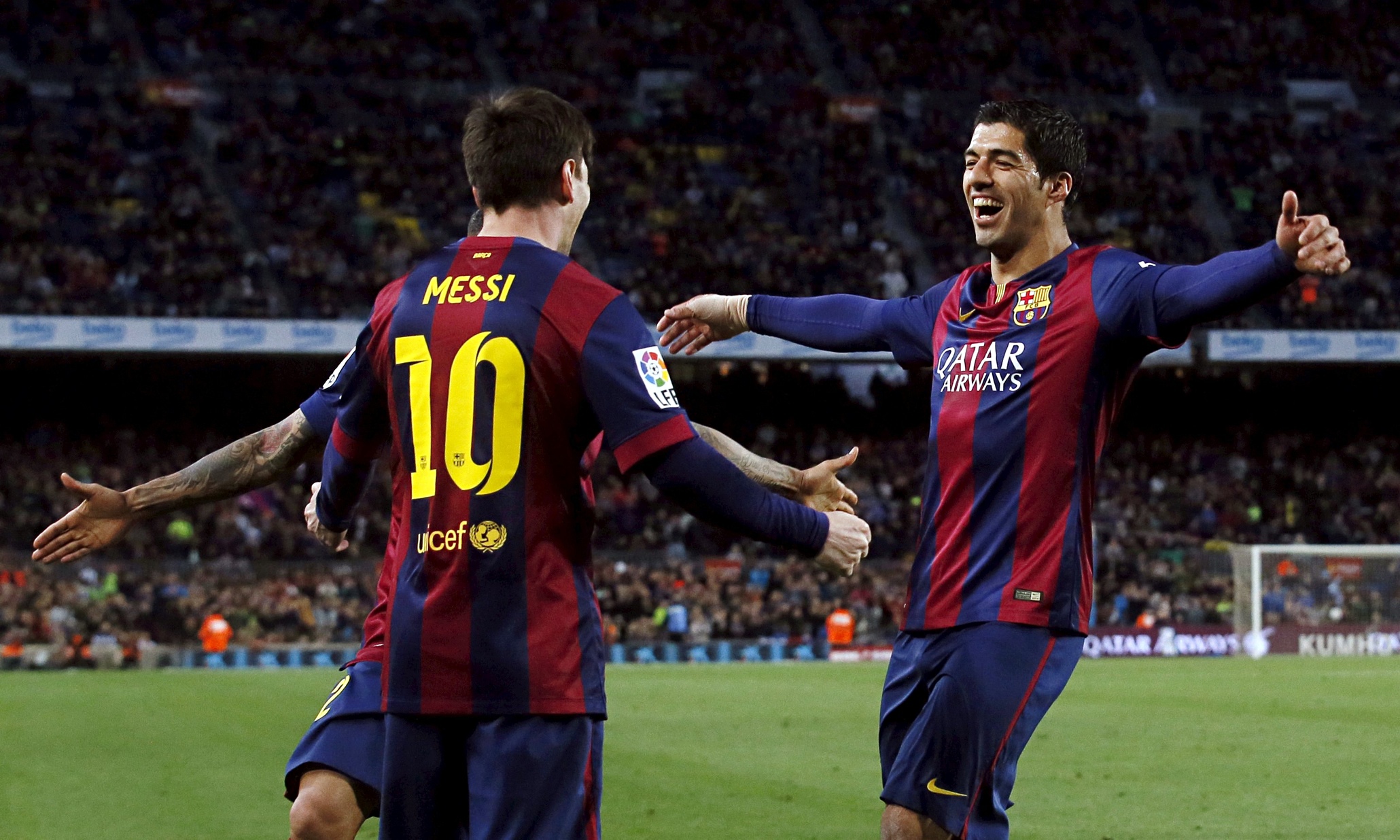Barcelona thump Almería with Luis Suárez and Lionel Messi firing