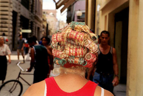 Gallery Magnum's Cuba: Woman with hair rollers 