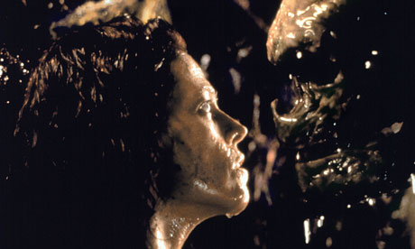 https://static.guim.co.uk/sys-images/Guardian/About/General/2010/10/21/1287677787976/alien-resurrection-006.jpg