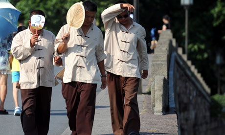 Boatmen-shield-themselves-009.jpg