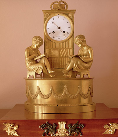 St Petersburg Museum: Ornamental Clock in Pushkin's House