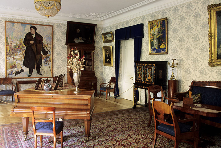 St Petersburg museums: Russia, Saint Petersburg, Chaliapin Museum