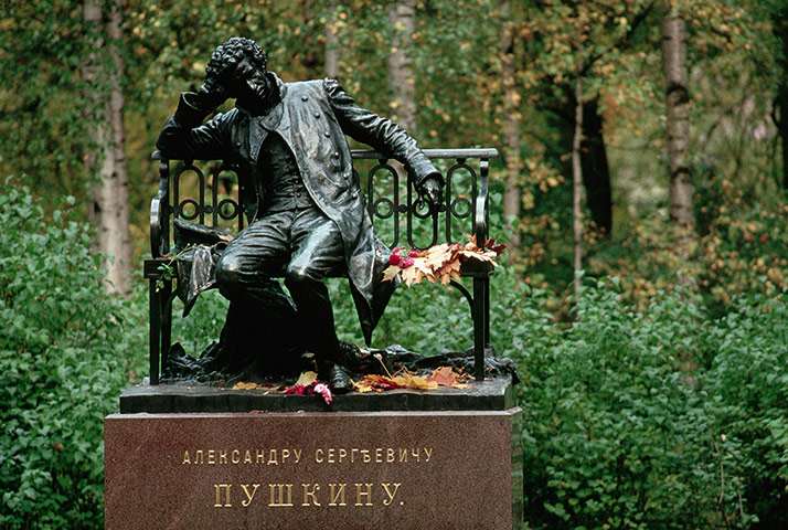 St Petersburg museums: Statue of Alexander Pushkin