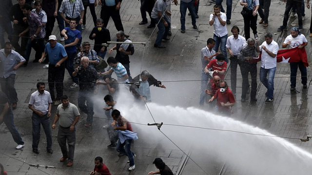 Taksim Square Riot Police Evict Protesters In Istanbul Video World