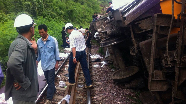 Train-derailment-in-Thail-005.jpg