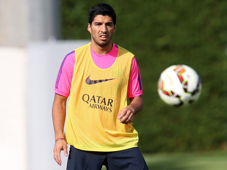 Barcelona must pay €14m to cancel Suarez contract