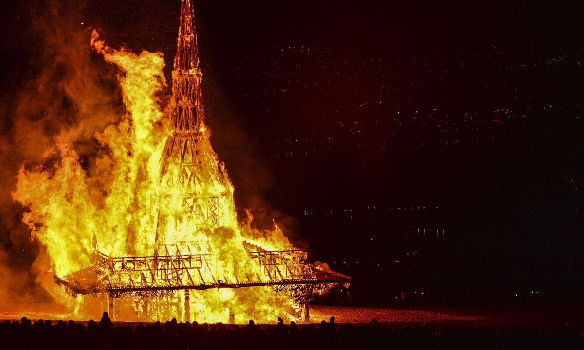 Burning Man artist burns latest installation in Derry - video