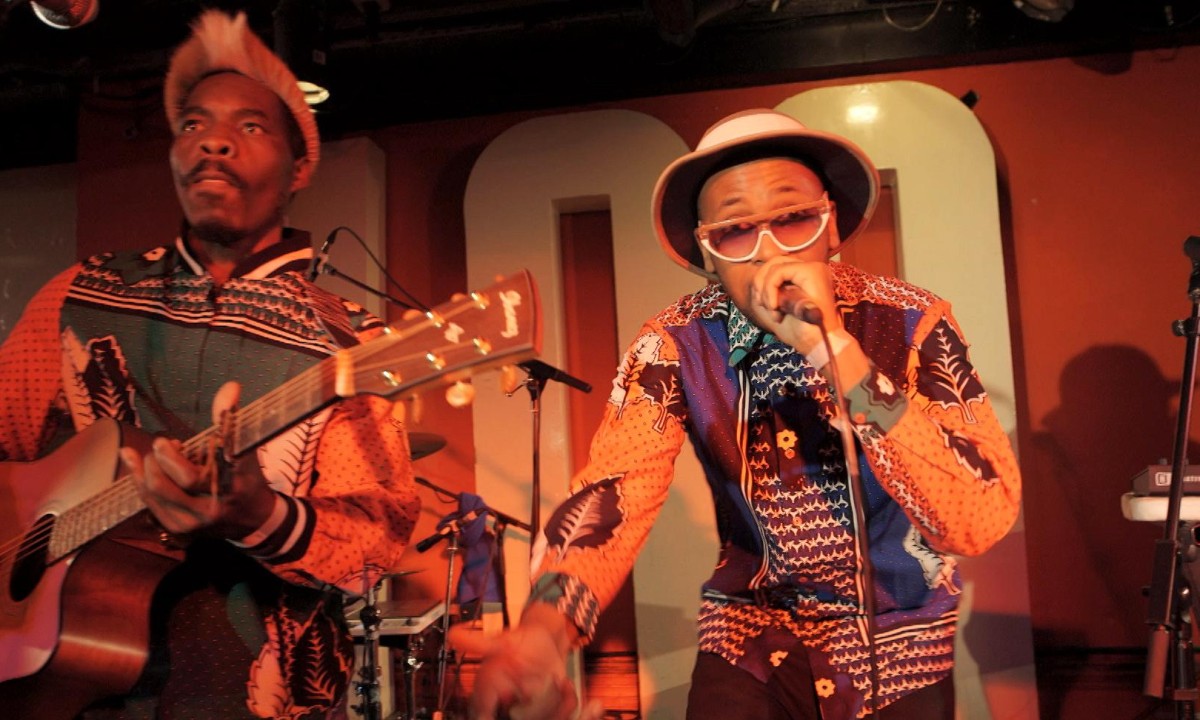 Fantasma perform Basbizile live in session – video