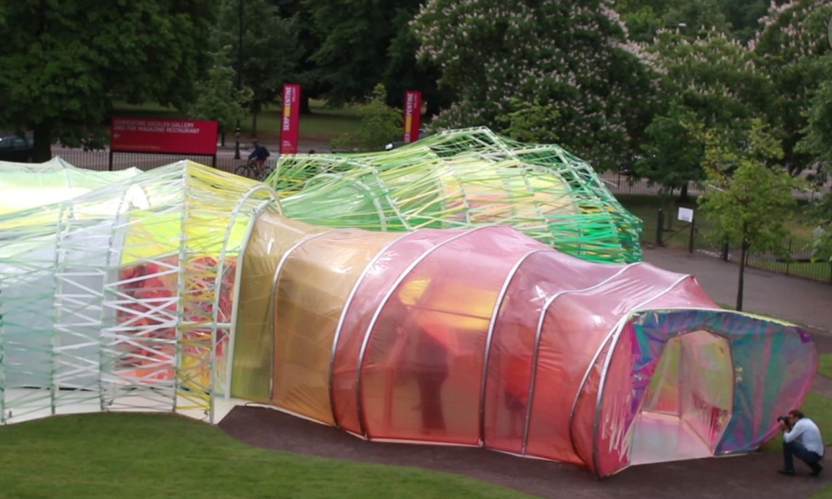 Serpentine pavilion 2015: a beguiling, colour-changing maze - video