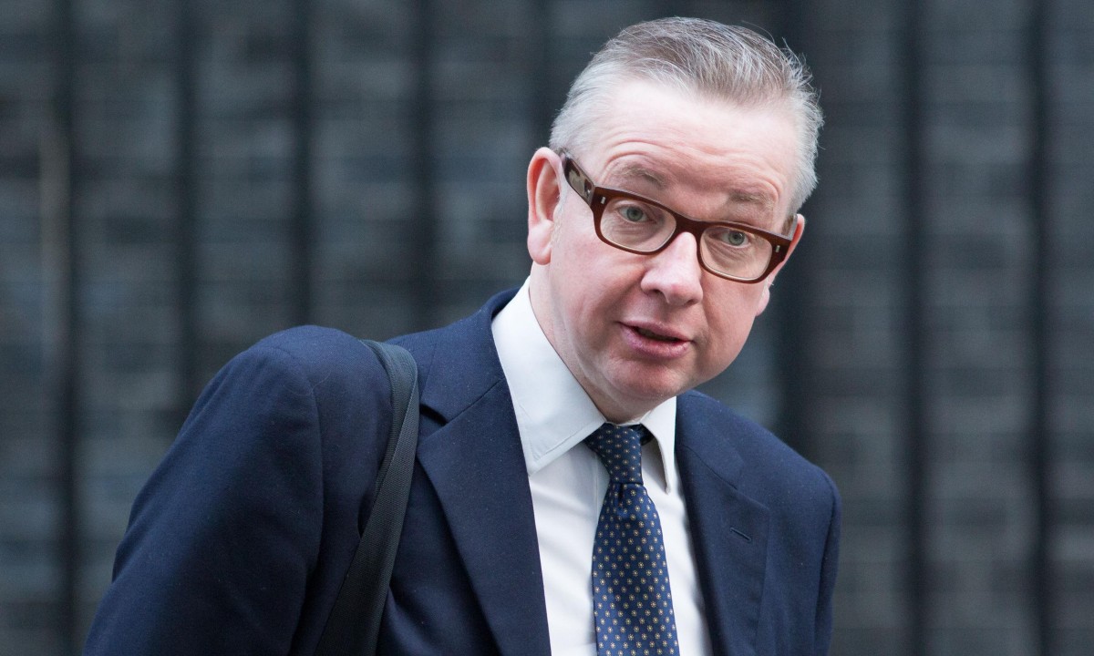 Criminal courts are failing the poor, says Michael Gove – video
