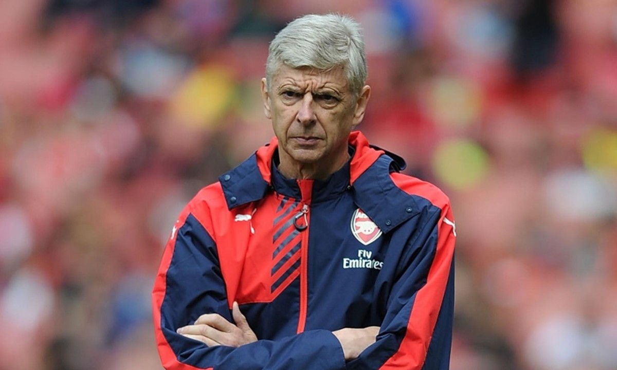Arsène Wenger defends Arsenal's spending policy - video