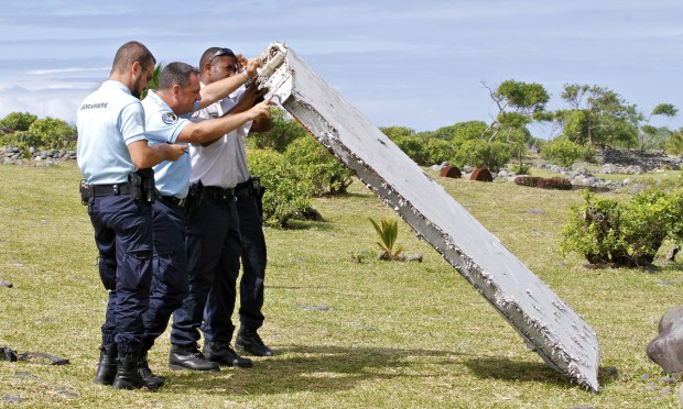 MH370: Malaysian PM confirms Réunion debris is from missing flight - The Guardian