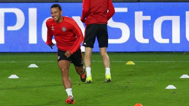 PICS: Is Memphis Depay a fashion criminal? We investigate