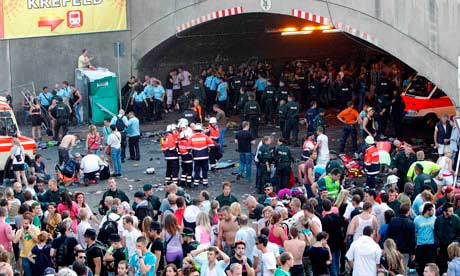 Love-Parade-in-Duisburg-w-006.jpg