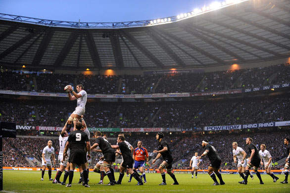 England v All Blacks: A packed crowd watch as Simon Shaw wins a line-out on the NZ tryline