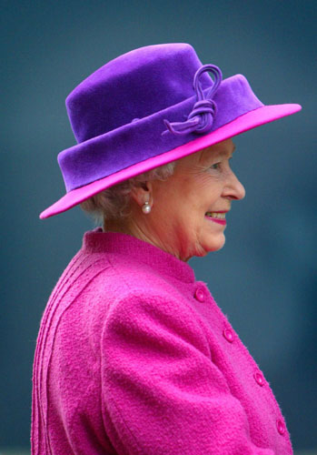 Queen Elizabeth II: 2004: Queen Elizabeth II views the world's biggest passenger liner