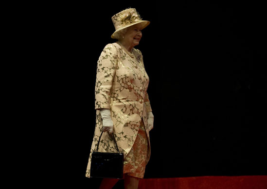 Queen Elizabeth II: 2009: Queen Elizabeth II visits Trinidad and Tobago