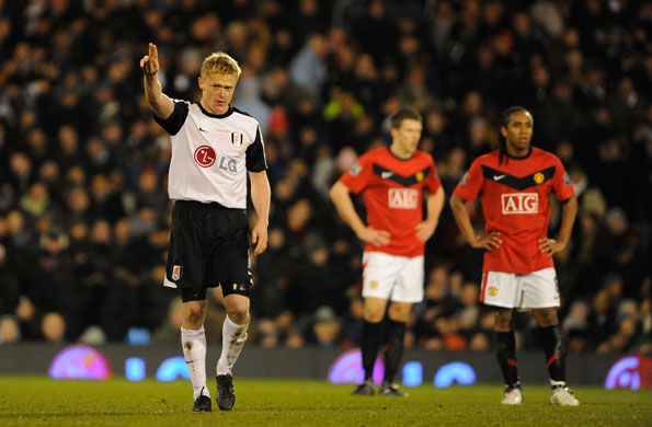 Fulham v Manchester Utd: Damien Duff celebrates scoring the third