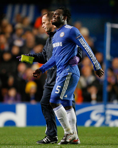 utd v chelsea: Essien pulls his hamstring