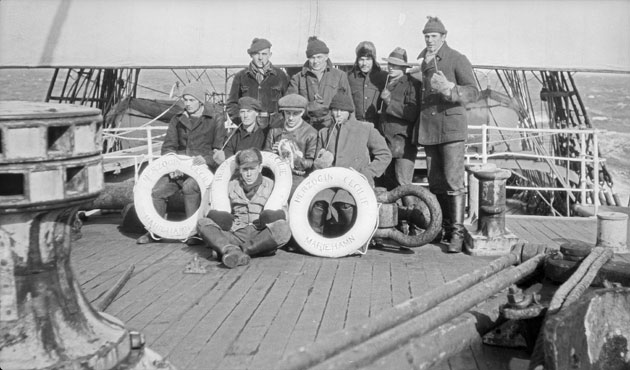 Alan Villiers: The crew of the Herzogin Cecilie 1927 Alan Villiers