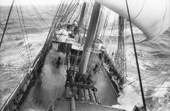 villiers: The Grace Harwar sailing in a storm