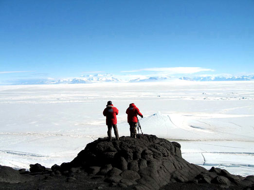 Encounters: Encounters At The End Of The World Film 2007