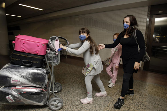 Swine flu masks: Sao Paulo's international airport