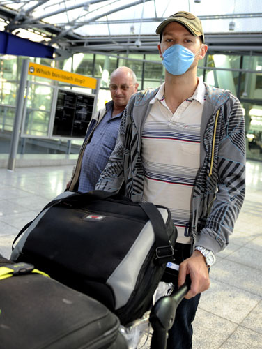 Swine flu masks: London