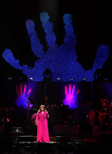 Mandela concert 2009: Gloria Gaynor performs during the Mandela Day concert