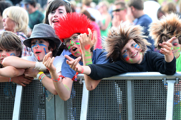 Latitude Festival: Fans watch acts perform on day three