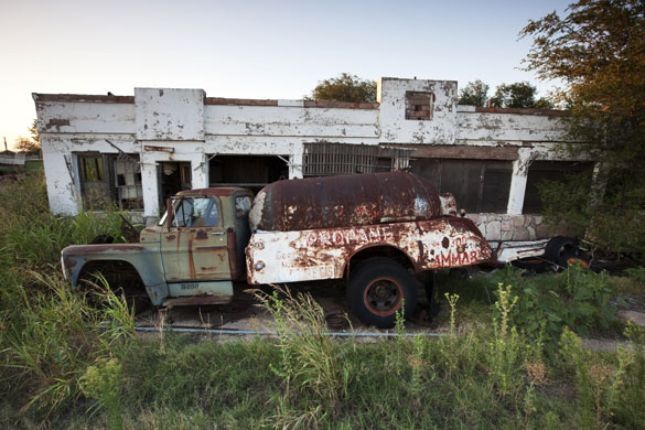 Grapes of Wrath I: The disused Enze's Hinton Junction Cafe