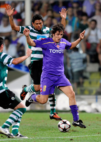 2 champ league: Stevan Jovetic of Fiorentina in action against Sporting Lisbon