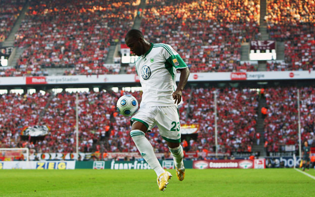 2 champ league: Grafite of Wolfsburg in action during a Bundesliga matcha against FC Koeln