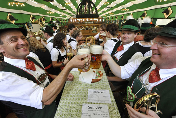 Oktoberfest in Munich : Oktoberfest starts in Munich 